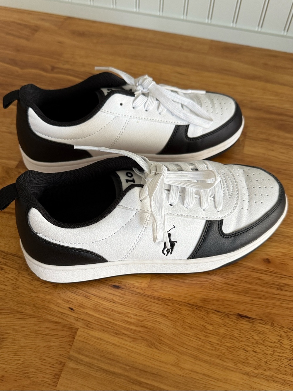 Kids Polo by Ralph Lauren Men’s White and Black Low-Top Sneakers
